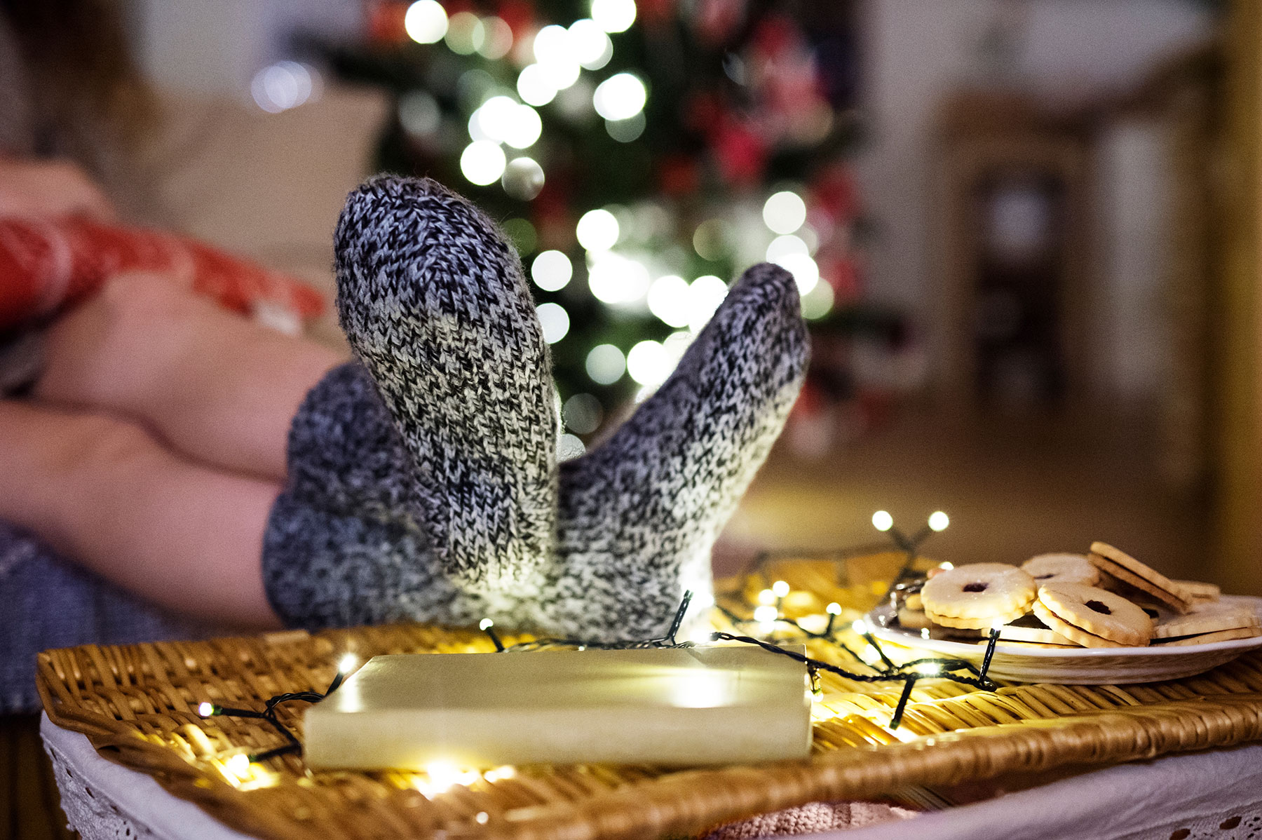 How to Manage Holiday Stress (Without Losing Yourself In The Chaos)